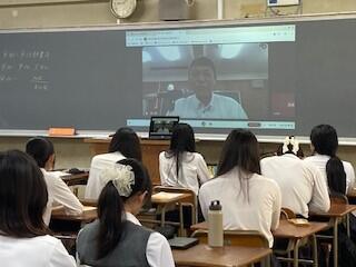 終業式(校長先生の話).jpg
