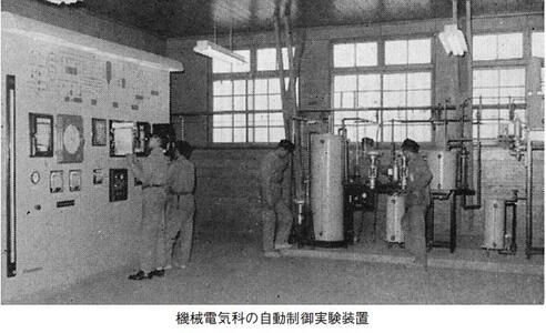 23_機械電気科の自動制御実験装置.jpg