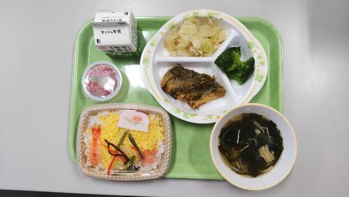 ３／３　給食料理.jpg