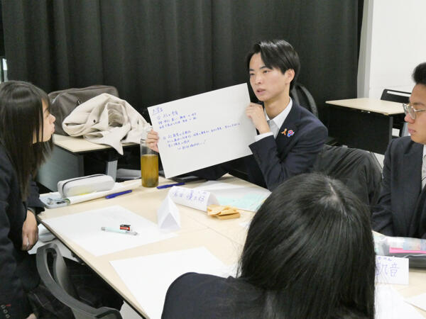 P1022834-2.jpg